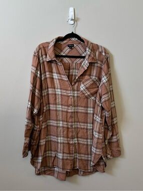 Torrid Lizzie long sleeve tunic button front plaid top